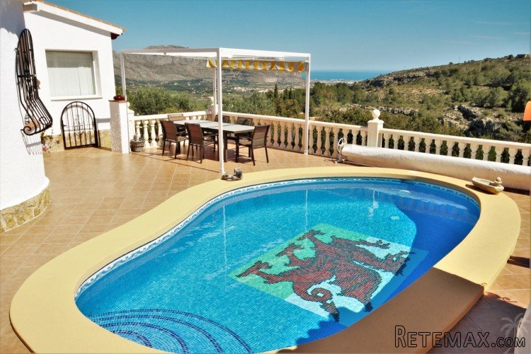 Charming house located in a very green residential area.. - 2