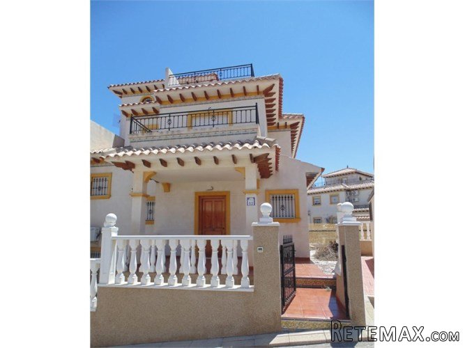 Estupendo duplex adosado en urbanización de Villamartin..