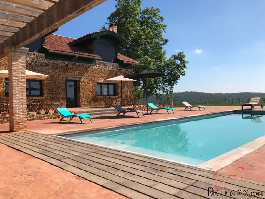 La Bastide Clairence (64) - The "wow" factor. A superb 19th.. - 2