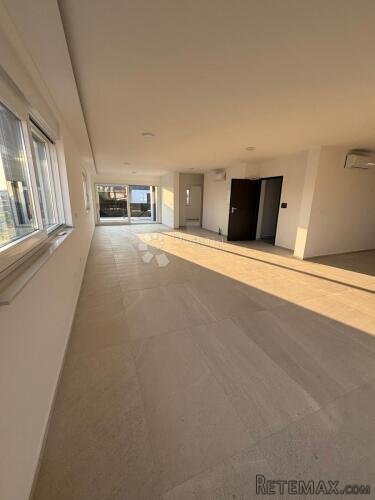 Penthouse - pogled more - 3