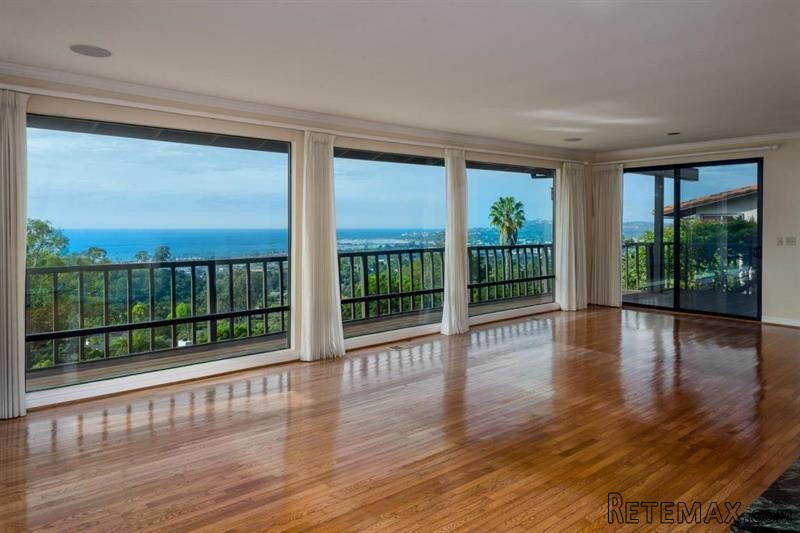 3 bedroom House For Sale: 178 Coronada.. - 2