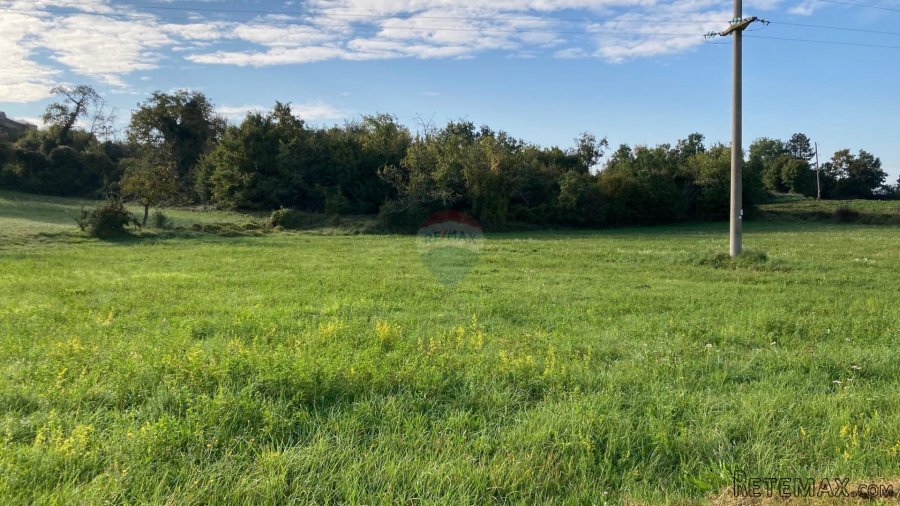 Oprtalj, građevinsko zemljište površine 7136 m2 - 4