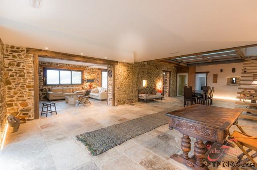 La Bastide Clairence (64) - The "wow" factor. A superb 19th.. - 5