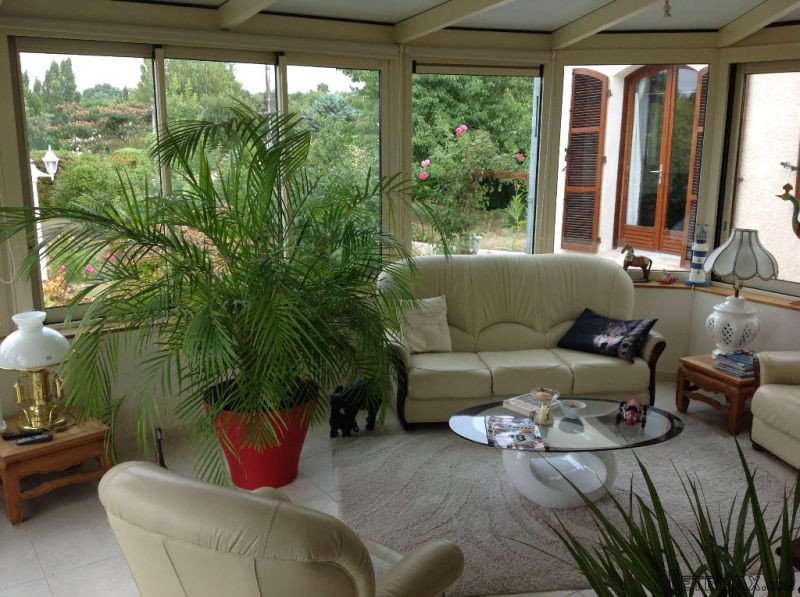 Spacious 3 bedroom house with basement.. - 2