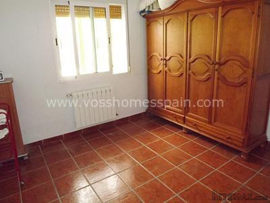 Large country property with 4 bedrooms and 2 bathrooms in.. - 6