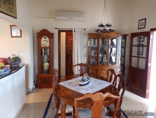 Charming house located in a very green residential area.. - 7