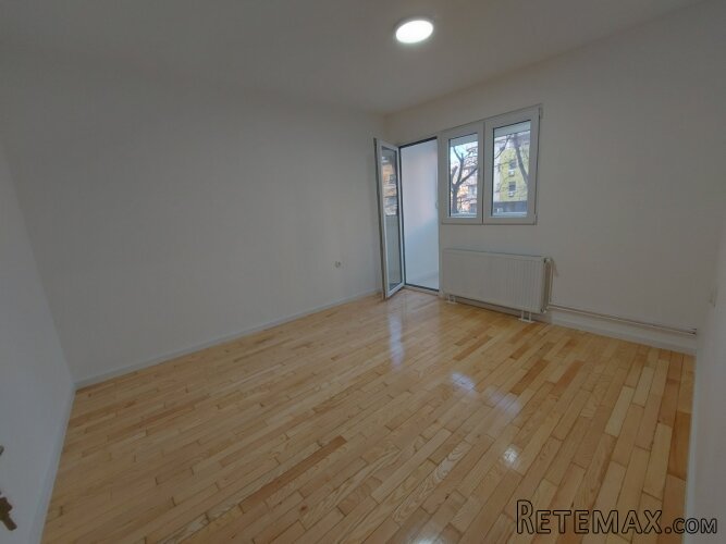 Prodajem dvoiposoban stan Novi Sad-Rotkvarija - 7