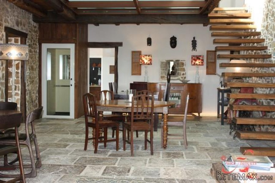 La Bastide Clairence (64) - The "wow" factor. A superb 19th.. - 9