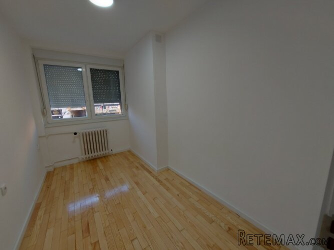 Prodajem dvoiposoban stan Novi Sad-Rotkvarija - 9
