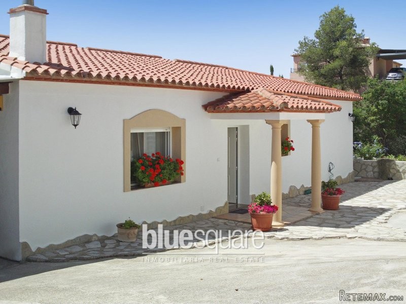 Nice villa with pool and stunning..