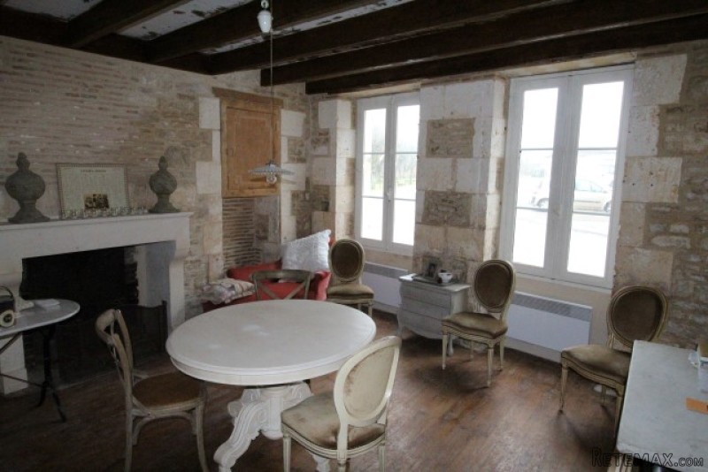 Renovated 4 Bedroom Townhouse In.. - 2