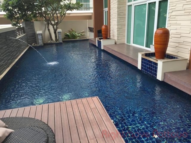 3 Bedroom Condo for sale in Na Jomtien..