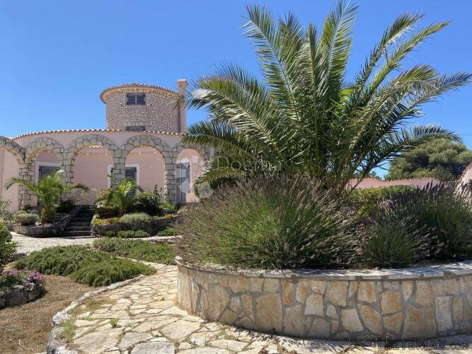 "Villa Castello"- jedinstvena ponuda na čarobnom otoku !