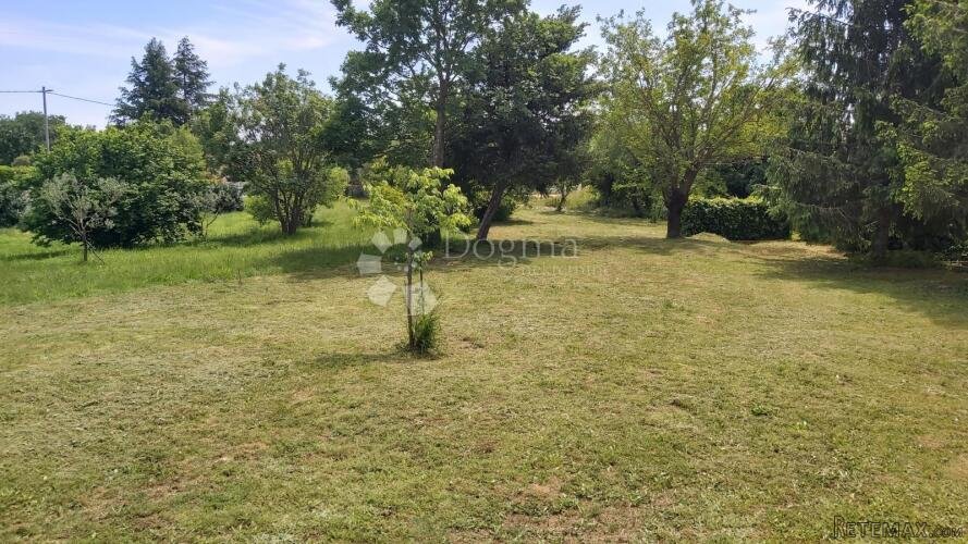 Građevinsko zemljište na lijepoj lokaciji - 2