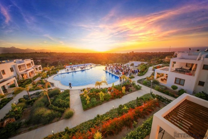 New Horizons Luxury Golf Garden..