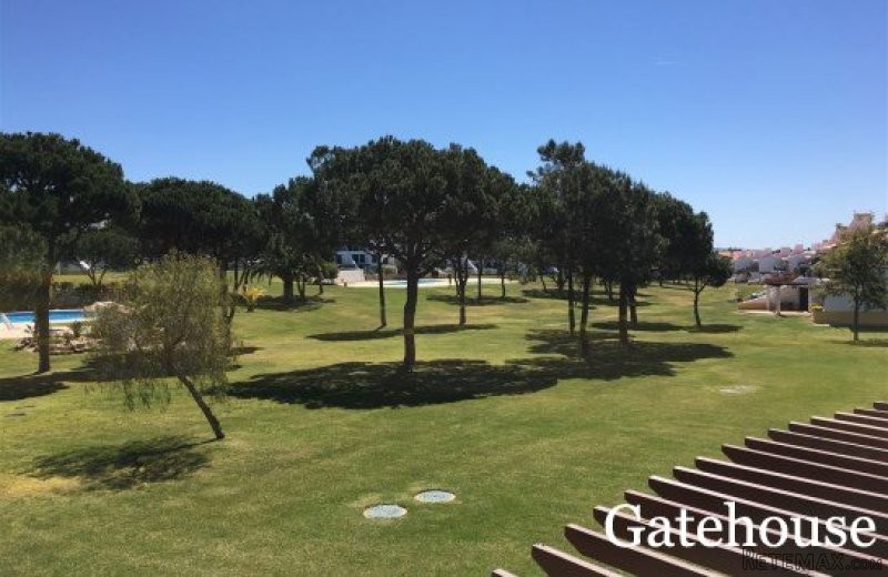 Spacious Luxury Property in Vila Sol..