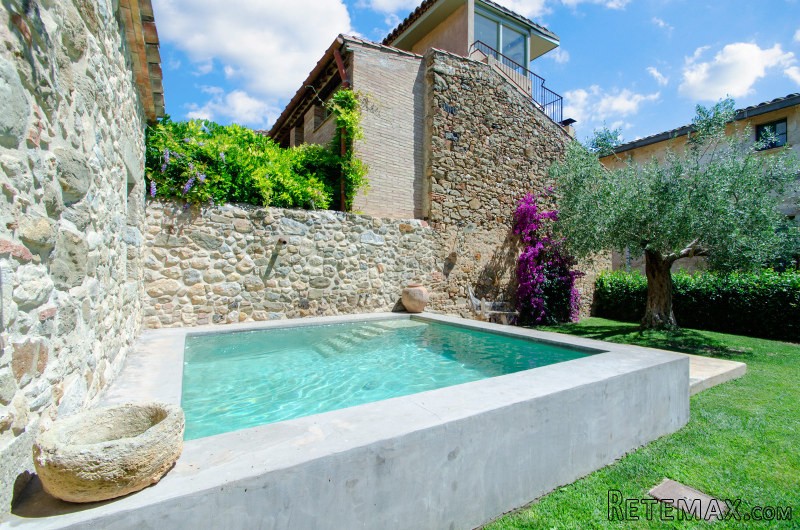 Renovated Masia for sale in Baix Emporda - 2