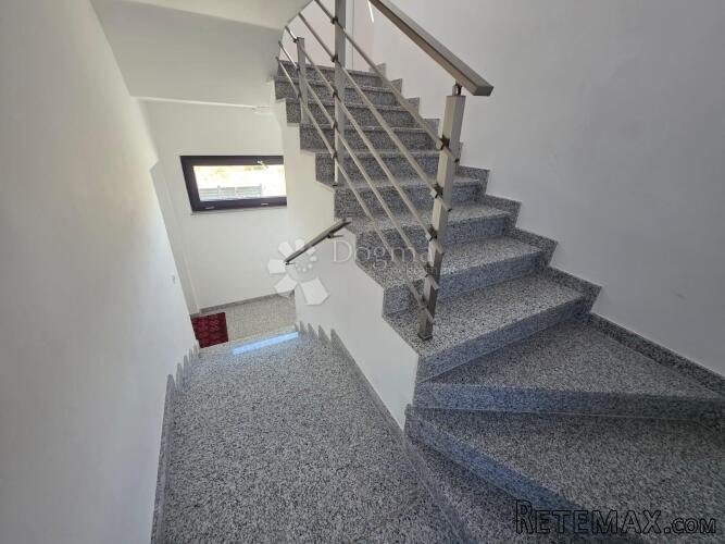ROGOZNICA-PREDIVAN STAN 80M OD MORA - 3