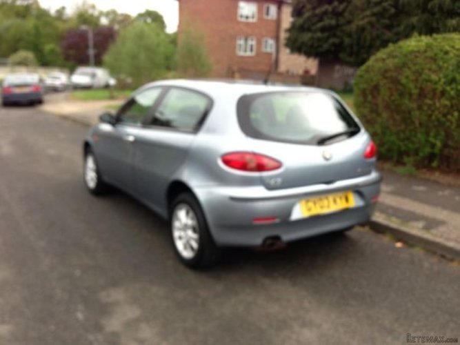 Alfa Romeo 147  t spark - 2