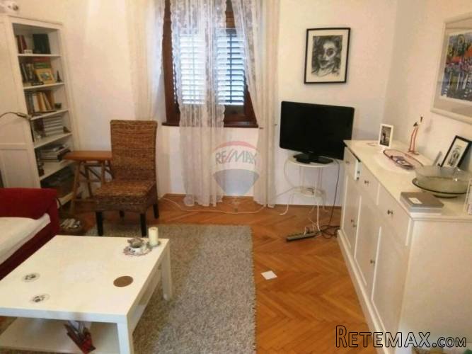 Pula, Stan 71m2 u širem centru Pule
