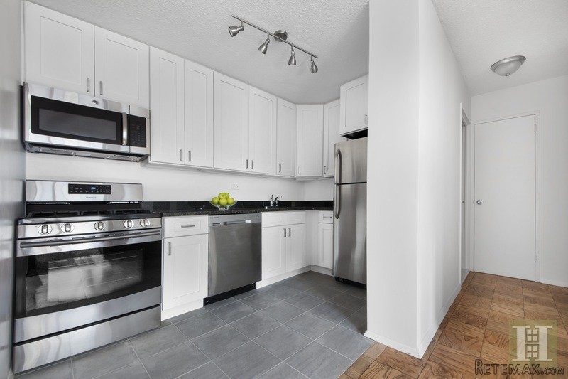 1 bedroom Apartment For Sale: 333 EAST..