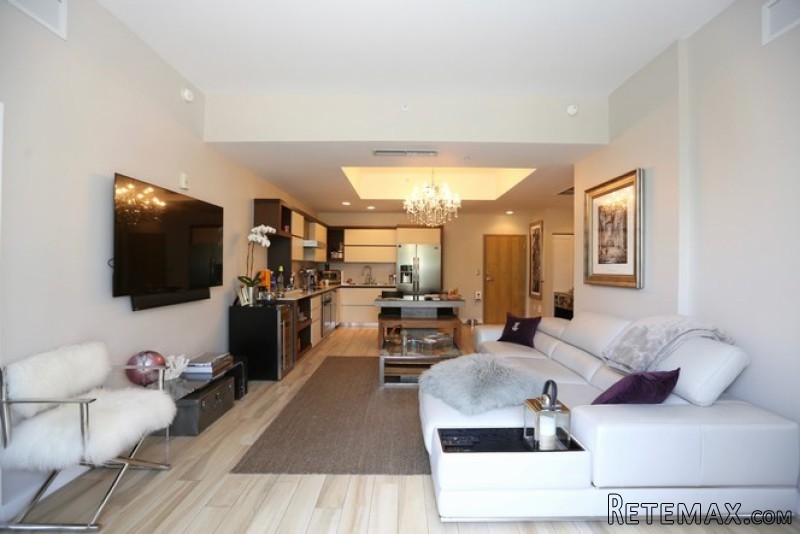2 bedroom Flat For Sale: 2100 PARK AV #..