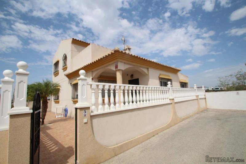 3 Bedrooms - Villa - Alicante - For Sale