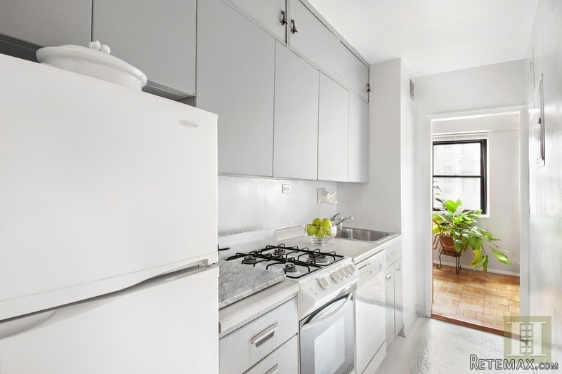 1 bedroom Apartment For Sale: 176 EAST.. - 2