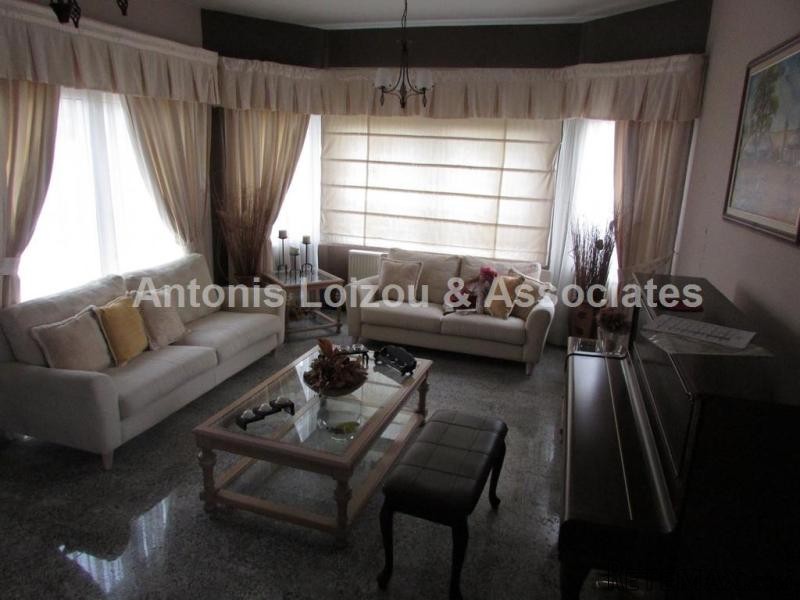 4 bedroom House in Strovolos - 2