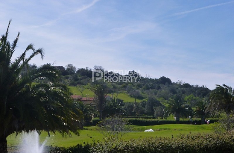 Charming 2 bed apartment with garden on..