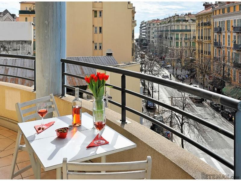 Individually Styled, Centrally Located..