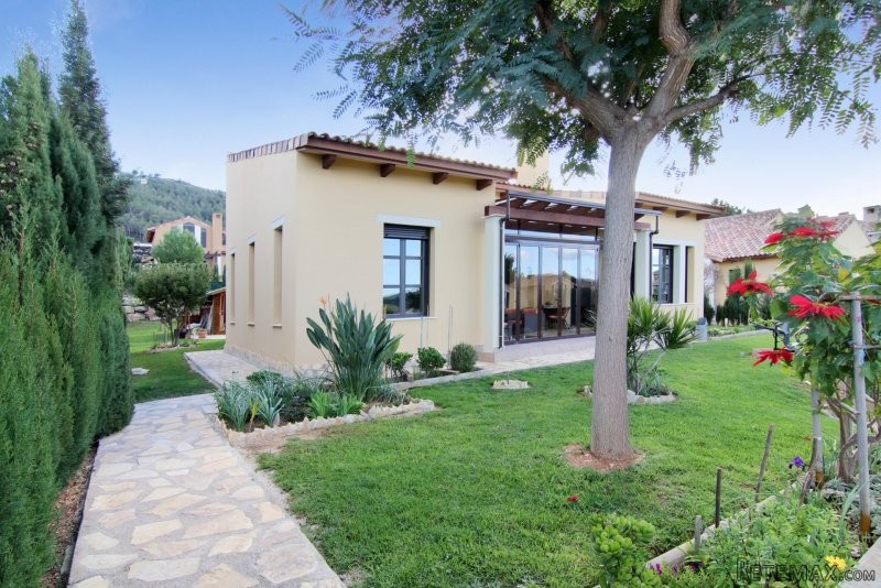 Modern villa with panoramic mountain..