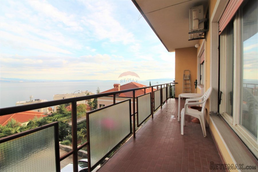 OPATIJA- stan 100 m2 sa garažom, okućnicom, pogledom na more