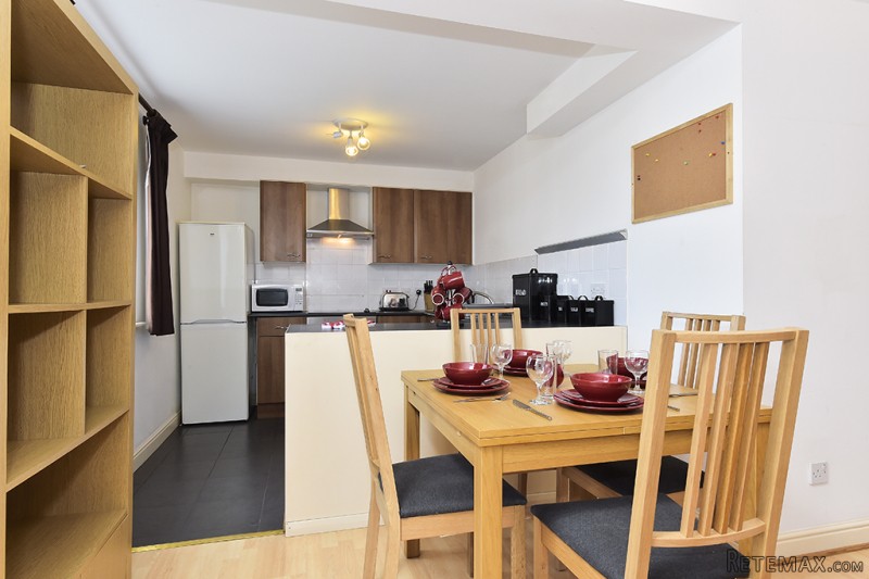 Canary Wharf, E14 3WW [ID: 137LP] - 2