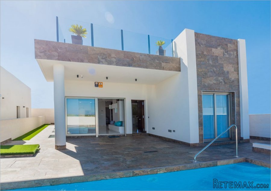 Beautiful detached villa located in Villamartin, Orihuela..