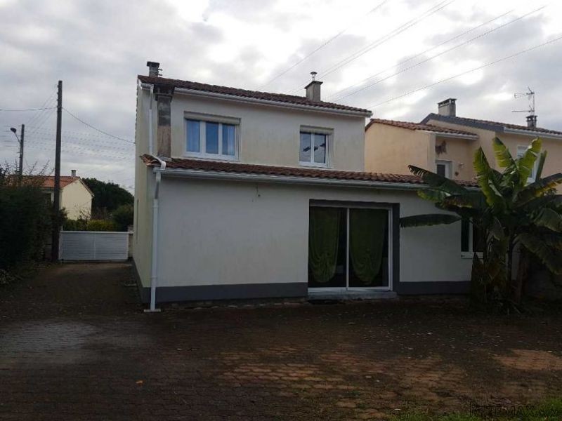 Detached House For Sale