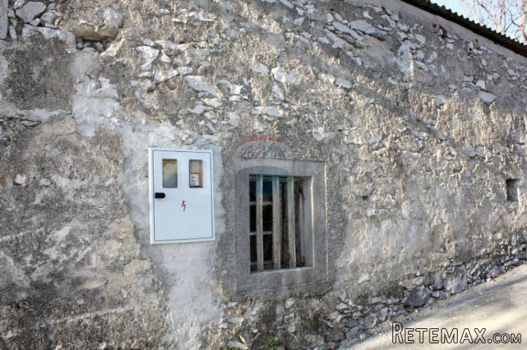 Kamena kuća-štala sa velikom okućnicom od 1850m2 - 4