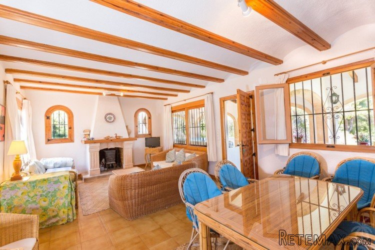 A fantastic opportunity is this very charming traditional.. - 8