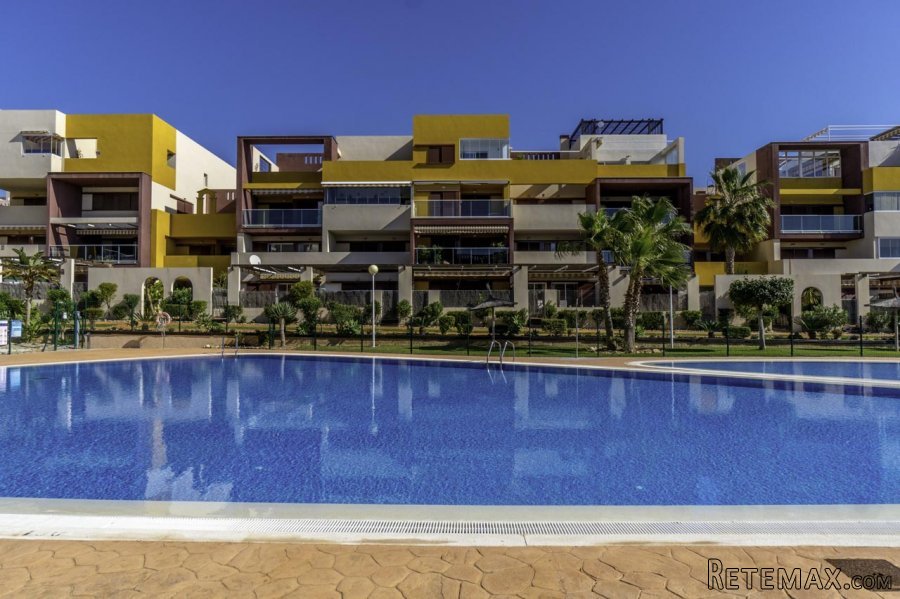 Apartamento orientado al sur en el complejo El Bosque. La.. - 2