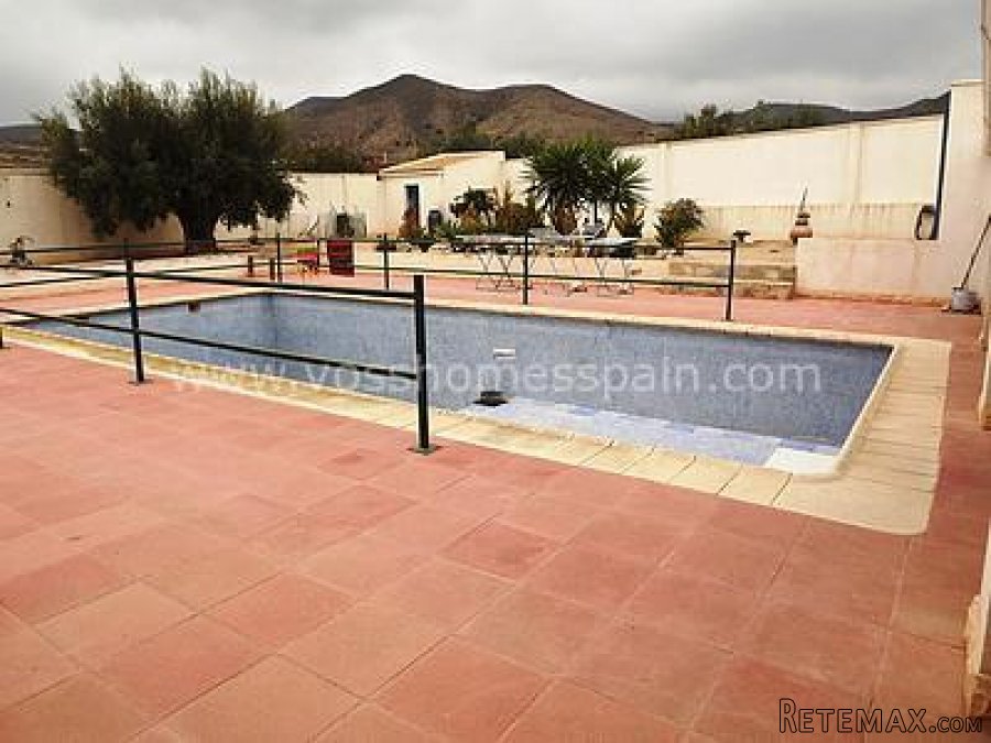 Full of character 3 bed, 3 bath country house with pool... - 2