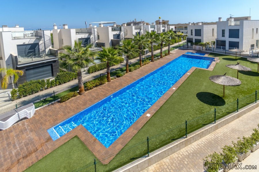 Punta Prima es una urbanización a pie de mar, donde se.. - 2