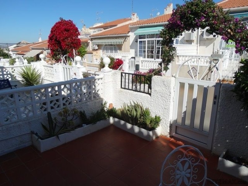 2 Bedrooms Bungalow For Sale - 2