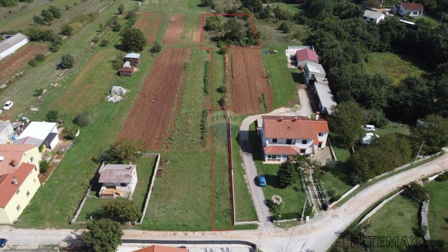 Istra - Svetvinčenat okolica - građevinsko zemljište na osam