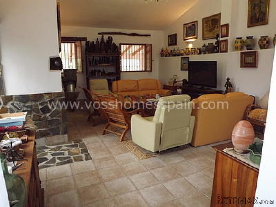 Full of character 3 bed, 3 bath country house with pool... - 7