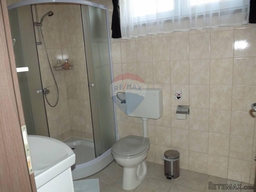 Istra ,Rovinj,veliki stan u prizemlju+studio+vrt - 7
