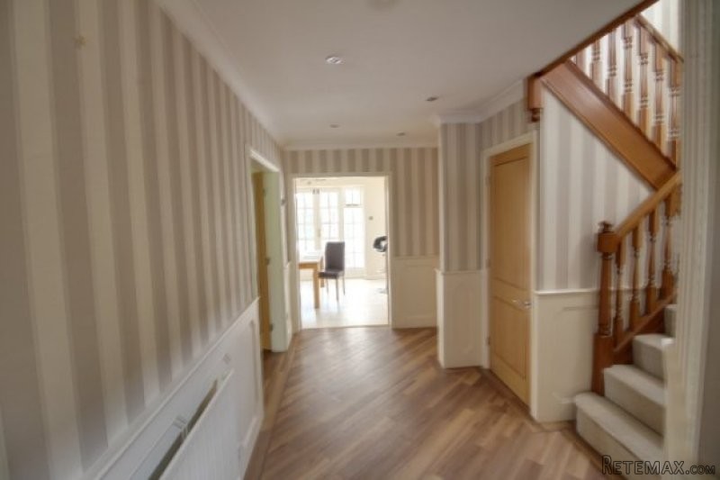 4 bedroom, Detached House house for sale - 2