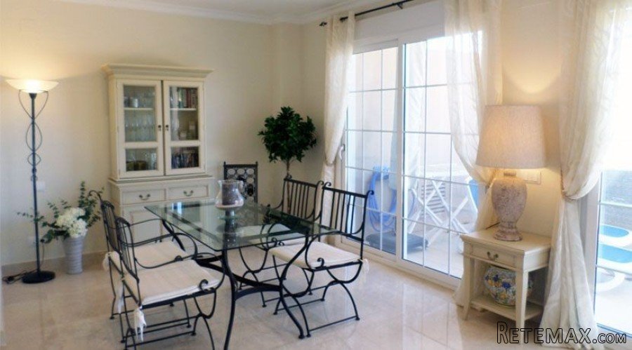 Third floor apartment offering great comfort, plenty of.. - 8