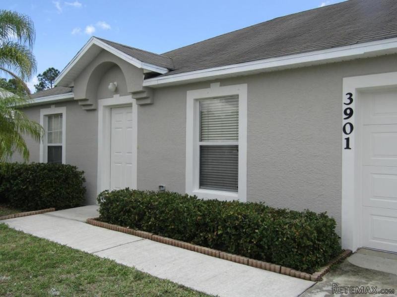 3901 Sw Bamberg St, Port Saint Lucie..