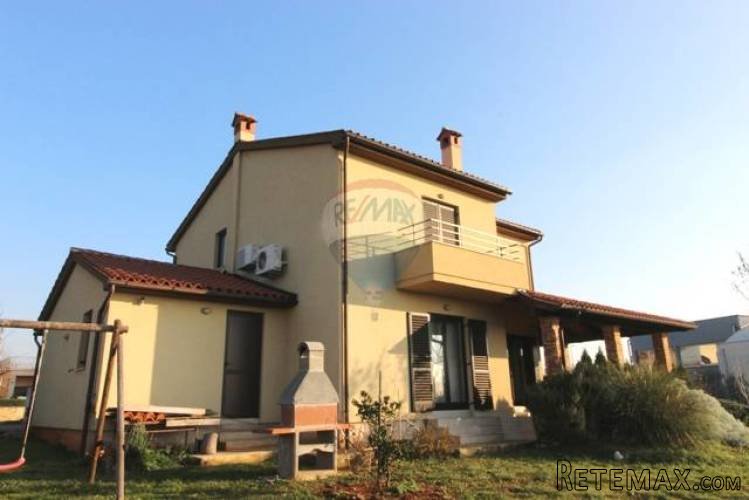 ISTRA, VODNJAN, samostojeća kuća na lijepoj okućnici