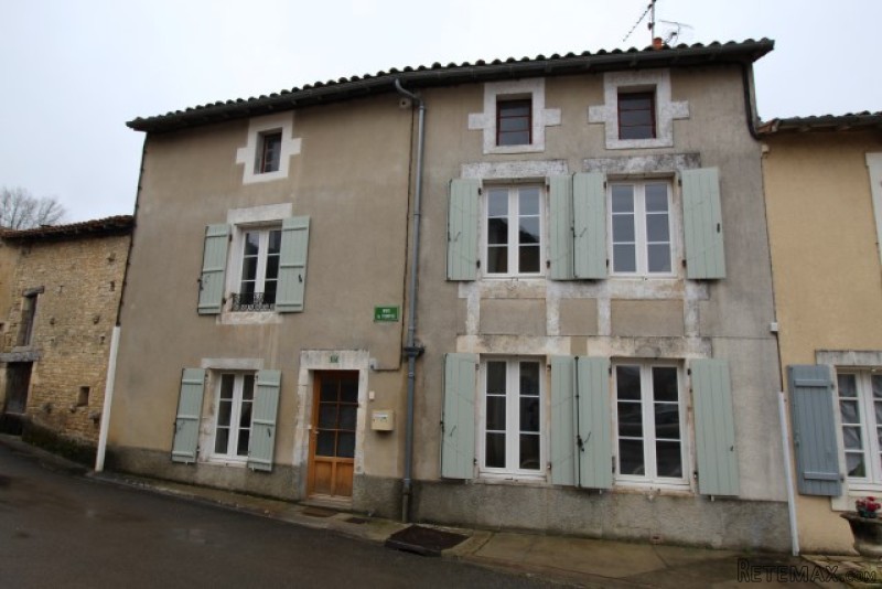 Renovated 4 Bedroom Townhouse In..